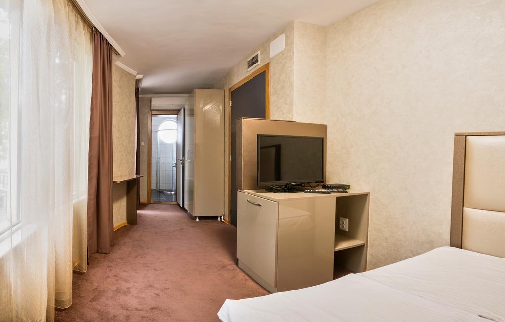Hotel Perfect Varna Exterior photo