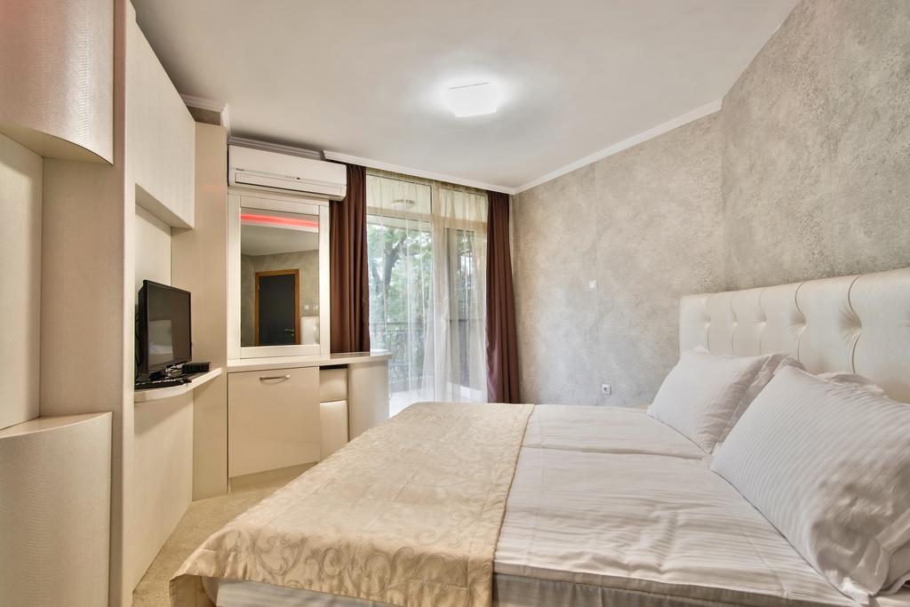 Hotel Perfect Varna Exterior photo